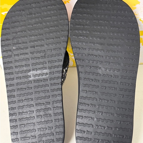 Women's Black and Silver yellow box - Picture 5 of 7